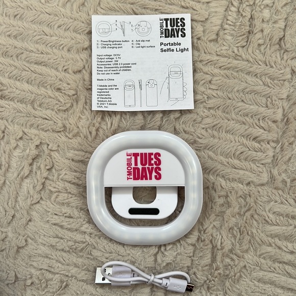 Ring light, T-Mobile Tuesday’s portable clip on selfie ring light New in box - Picture 12 of 15